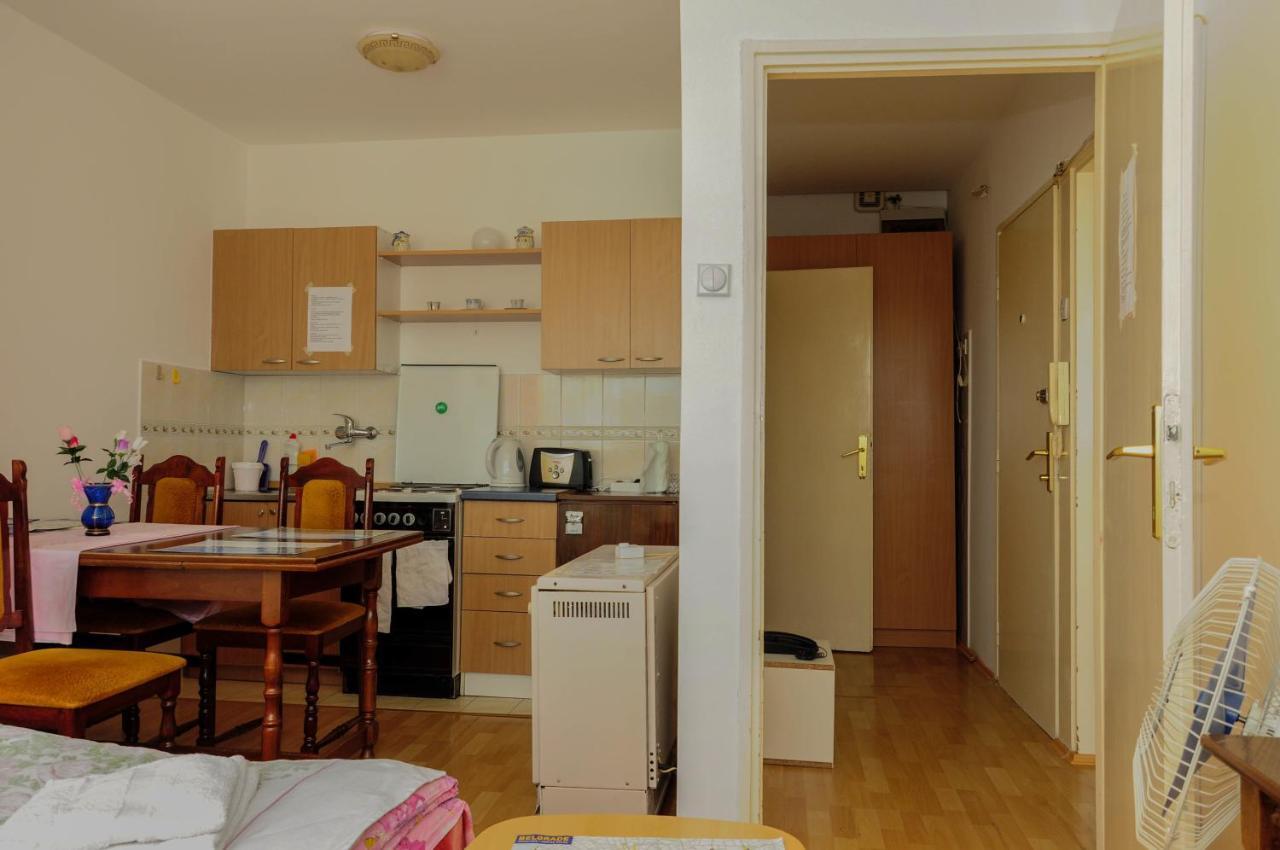 Apartment Daca Stan Belgrad Zimmer foto